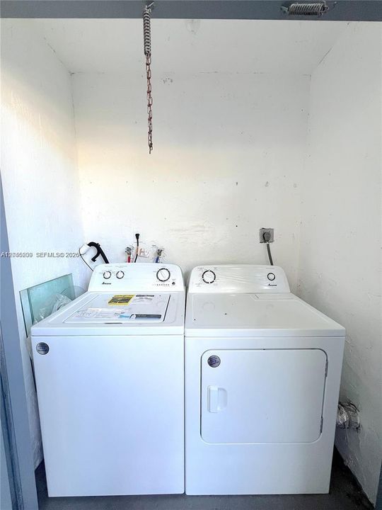 For Rent: $2,300 (3 beds, 2 baths, 1152 Square Feet)