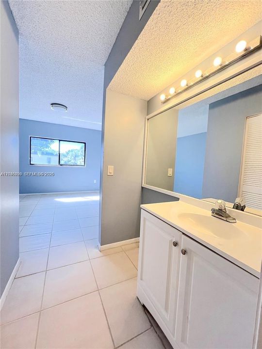 For Rent: $2,300 (3 beds, 2 baths, 1152 Square Feet)
