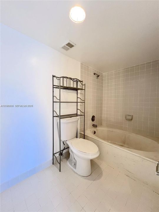 For Rent: $2,300 (3 beds, 2 baths, 1152 Square Feet)