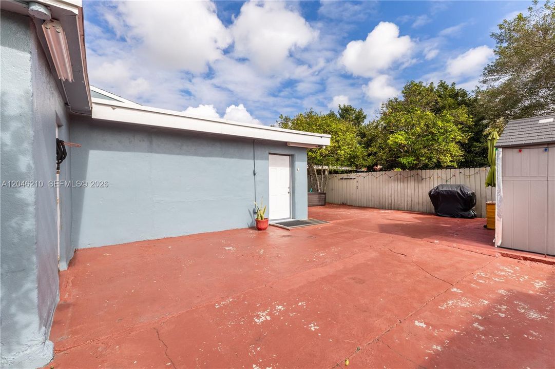 For Sale: $935,000 (0 beds, 0 baths, 2262 Square Feet)