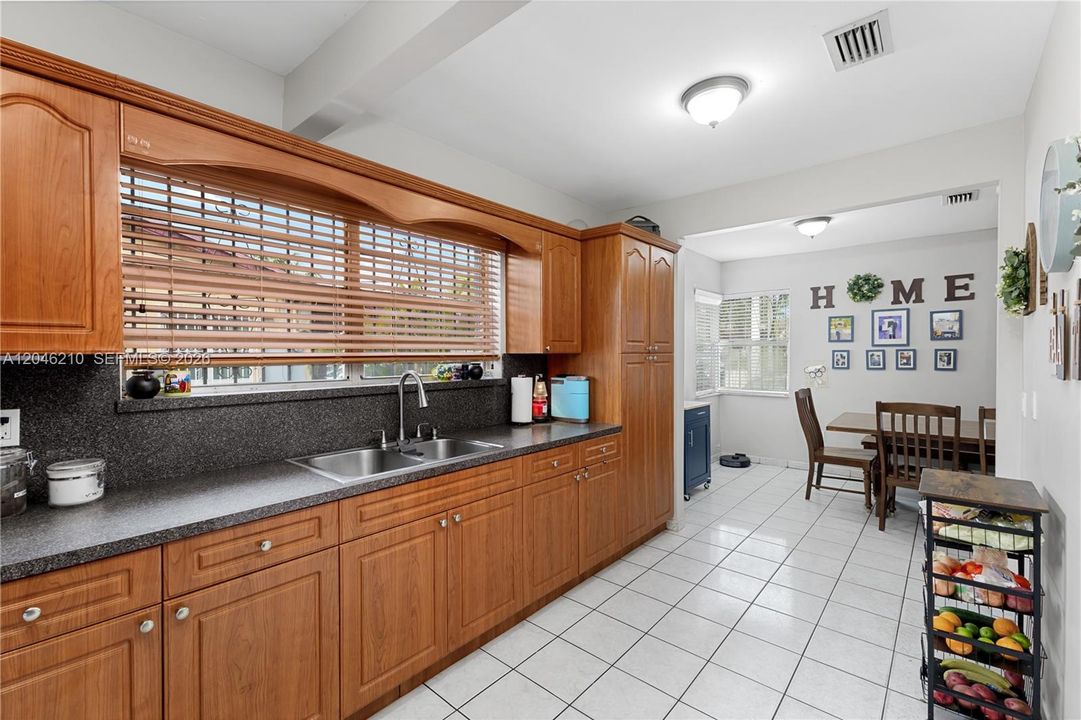 For Sale: $935,000 (0 beds, 0 baths, 2262 Square Feet)