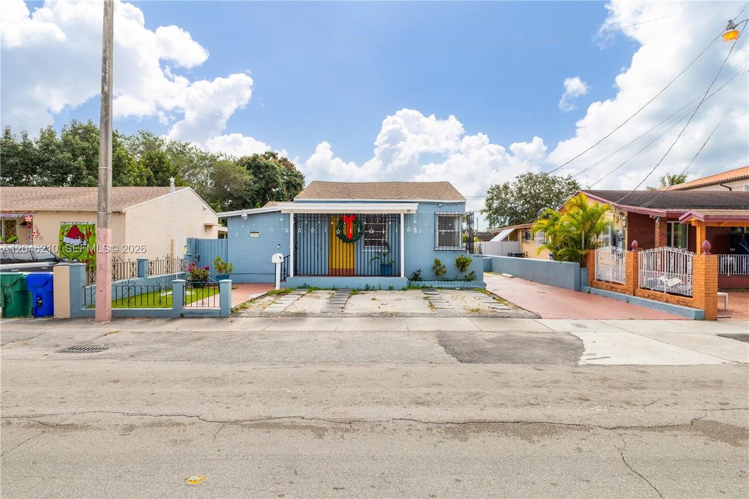 For Sale: $935,000 (0 beds, 0 baths, 2262 Square Feet)