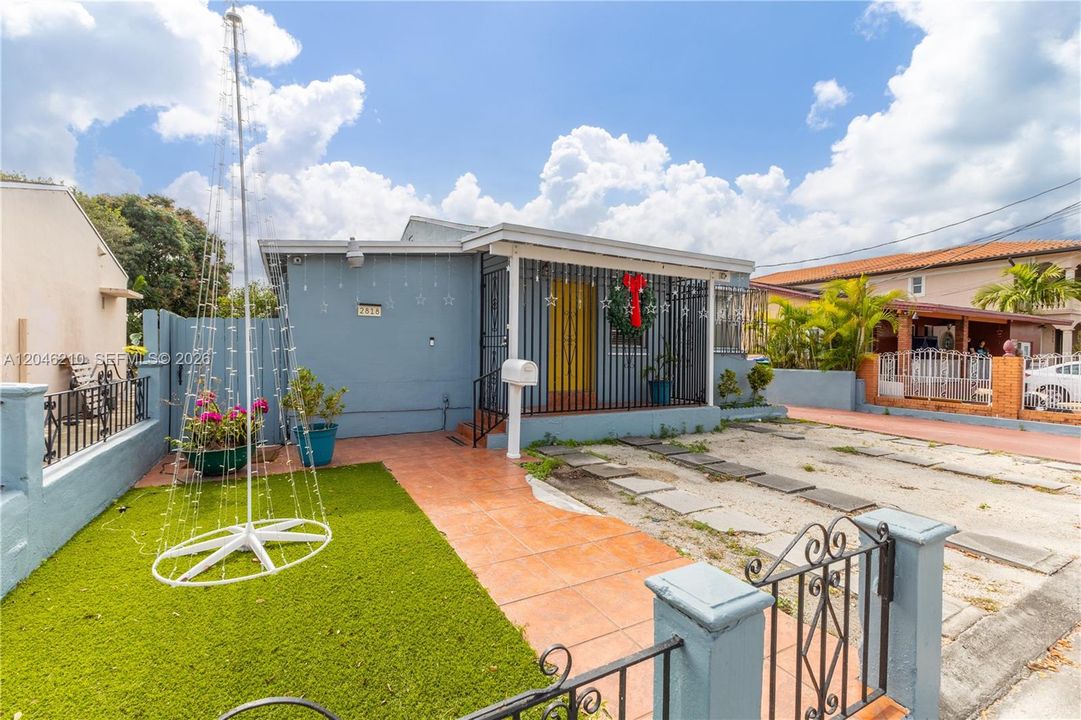 For Sale: $935,000 (0 beds, 0 baths, 2262 Square Feet)