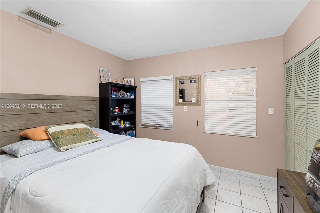 For Sale: $935,000 (0 beds, 0 baths, 2262 Square Feet)