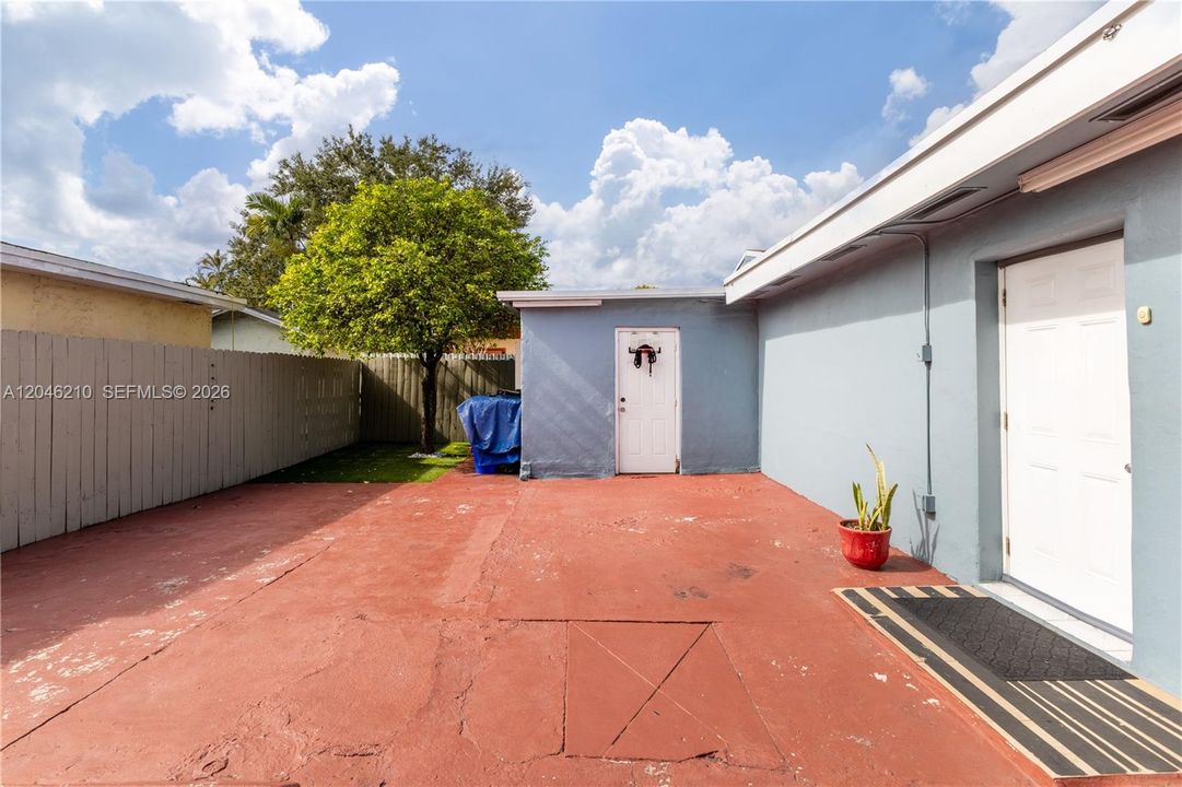 For Sale: $935,000 (0 beds, 0 baths, 2262 Square Feet)