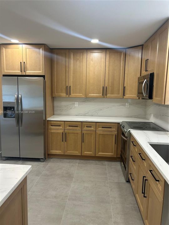 В аренду: $5,800 (6 спален, 3 ванн, 1316 Квадратных фут)