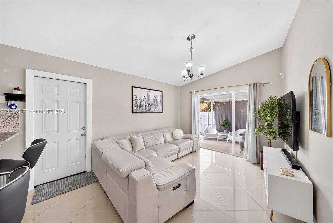 For Sale: $519,000 (3 beds, 2 baths, 1406 Square Feet)