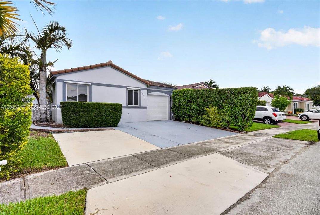 For Sale: $519,000 (3 beds, 2 baths, 1406 Square Feet)