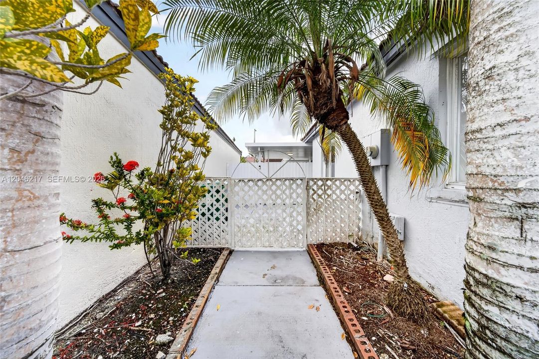 For Sale: $519,000 (3 beds, 2 baths, 1406 Square Feet)