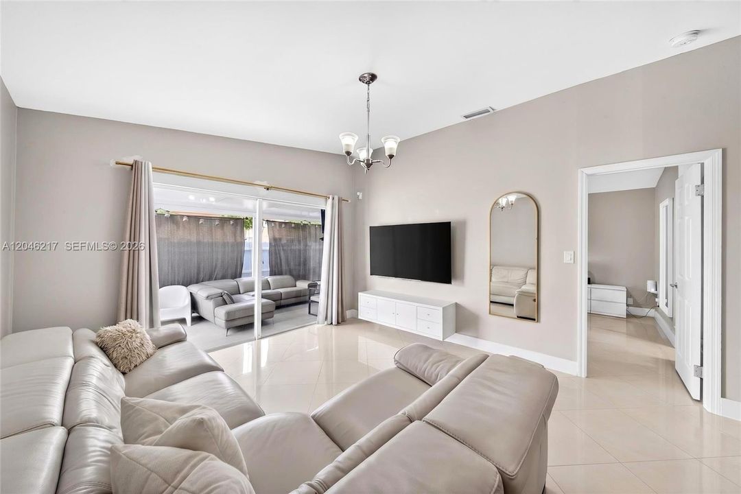 For Sale: $519,000 (3 beds, 2 baths, 1406 Square Feet)