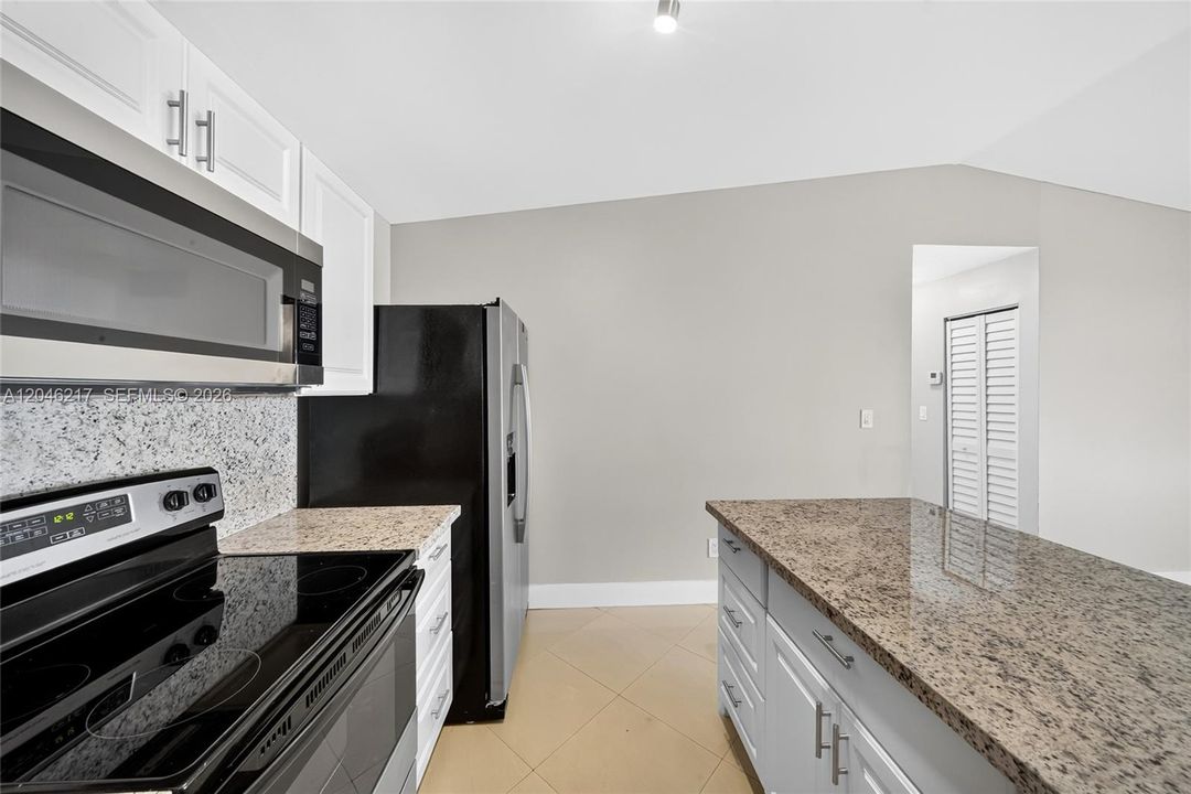 For Sale: $519,000 (3 beds, 2 baths, 1406 Square Feet)