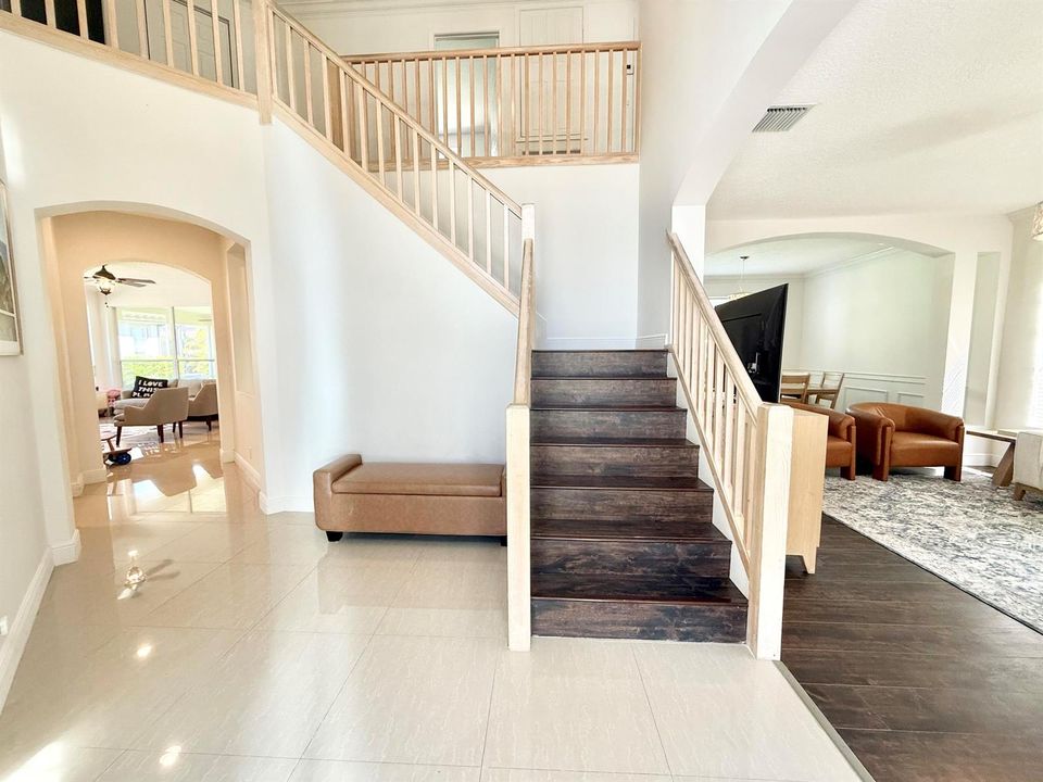 Front Entrance/Foyer