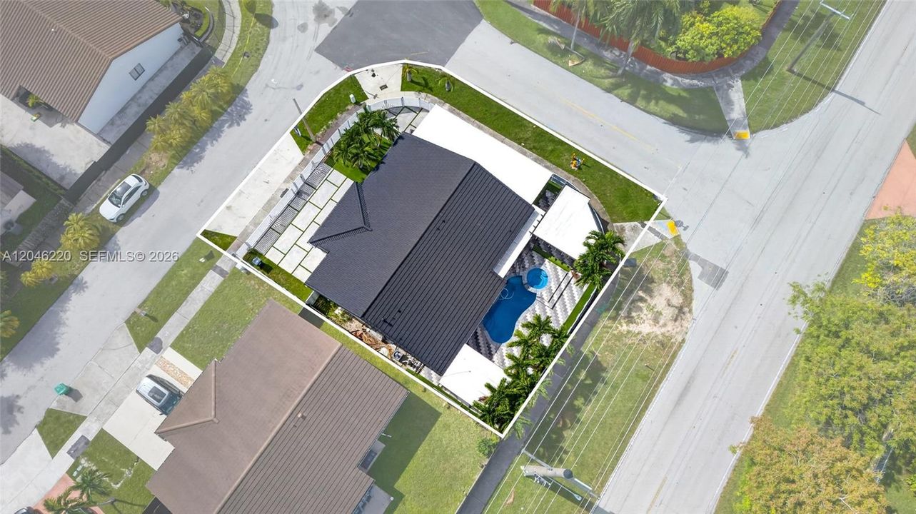 For Sale: $779,000 (4 beds, 2 baths, 1801 Square Feet)