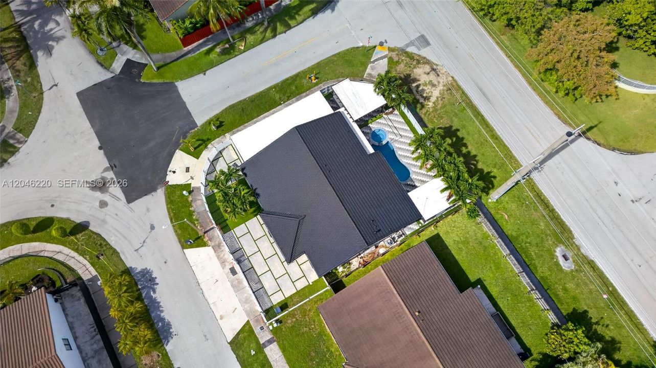 For Sale: $779,000 (4 beds, 2 baths, 1801 Square Feet)