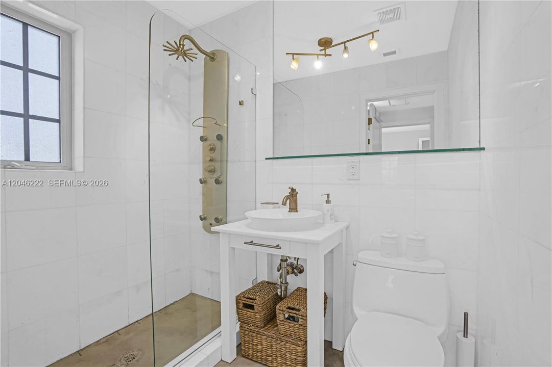 В аренду: $3,395 (1 спален, 1 ванн, 859 Квадратных фут)