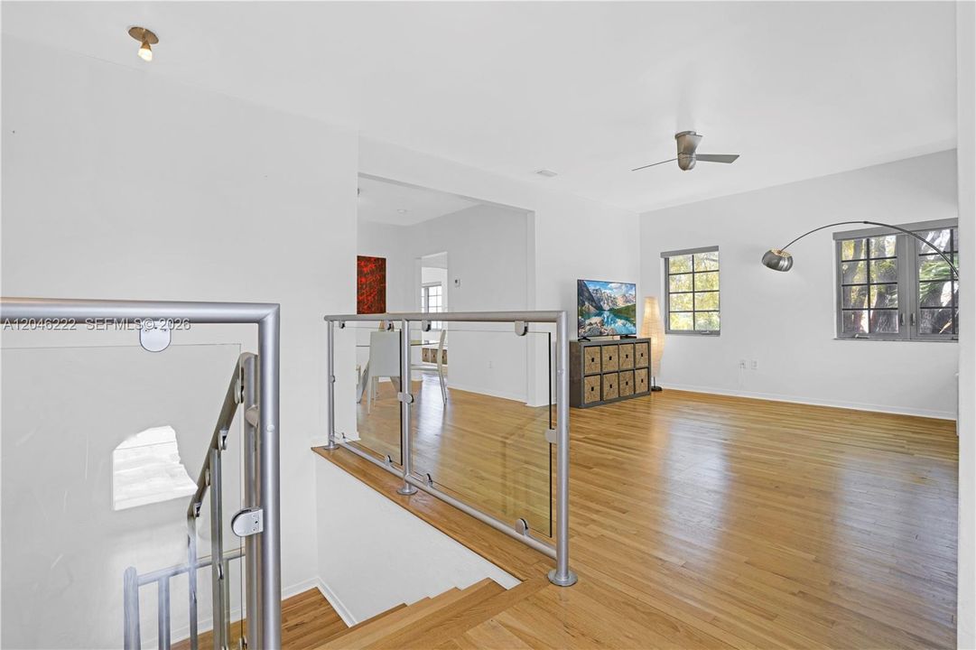 В аренду: $3,395 (1 спален, 1 ванн, 859 Квадратных фут)