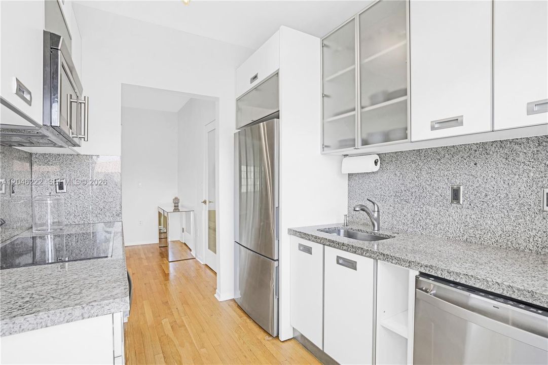 В аренду: $3,395 (1 спален, 1 ванн, 859 Квадратных фут)