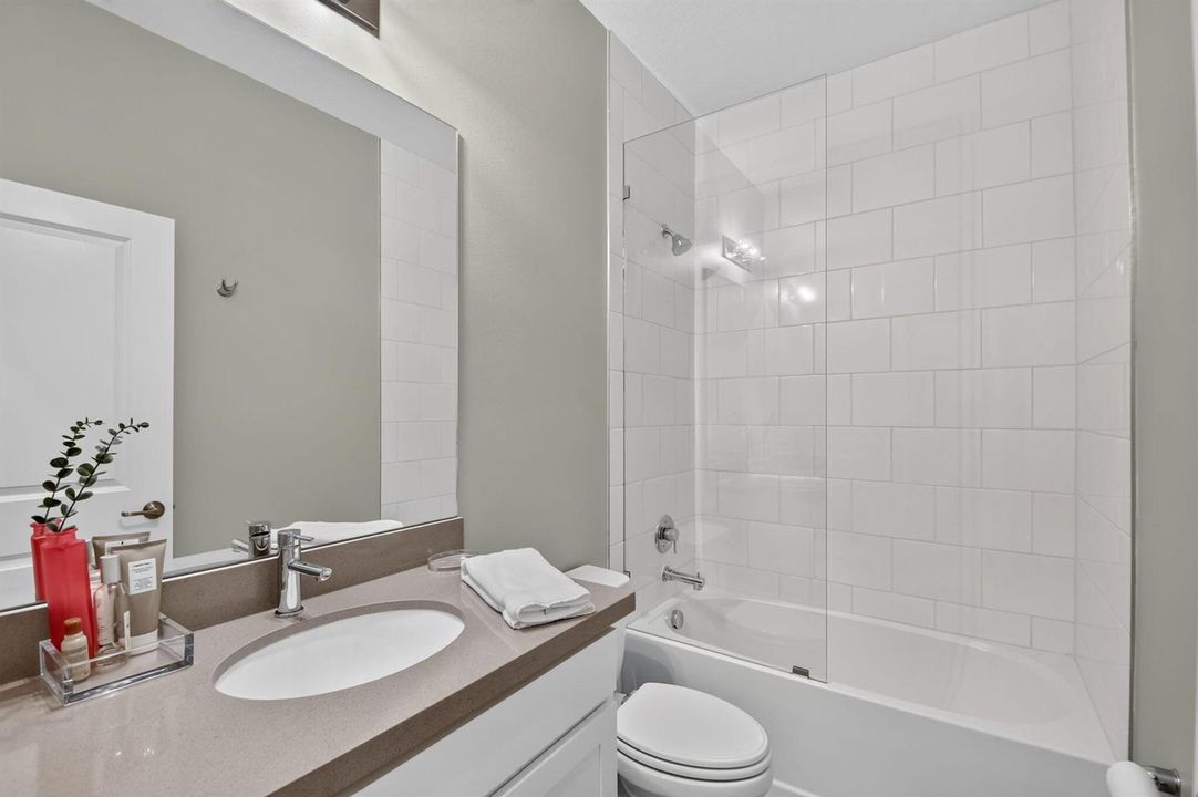Bathroom Full 1