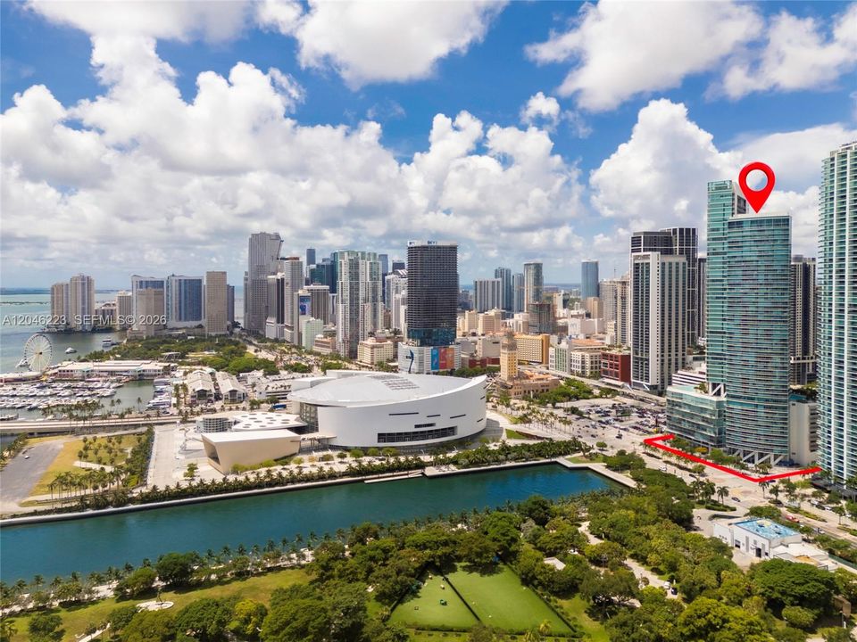 For Sale: $505,000 (1 beds, 1 baths, 843 Square Feet)
