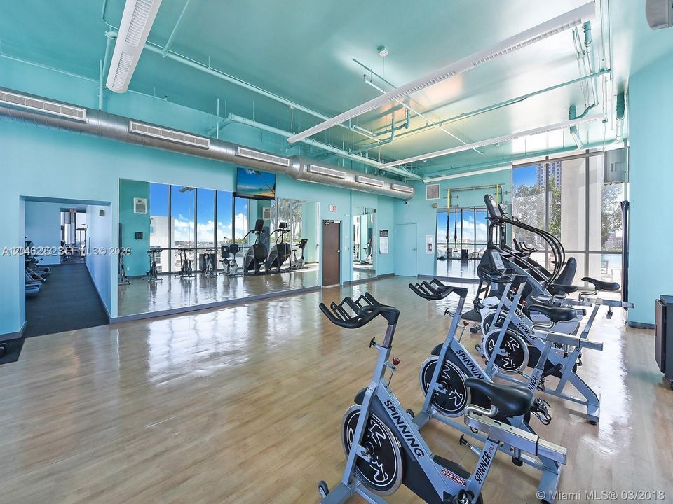 For Sale: $505,000 (1 beds, 1 baths, 843 Square Feet)