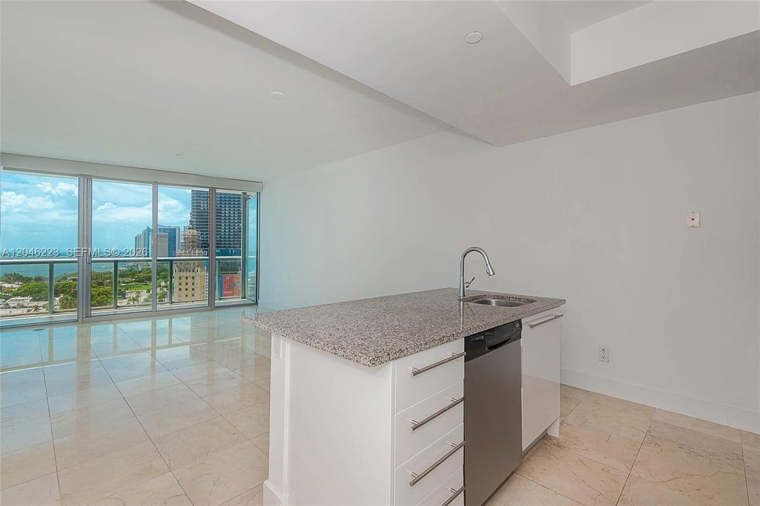 For Sale: $505,000 (1 beds, 1 baths, 843 Square Feet)