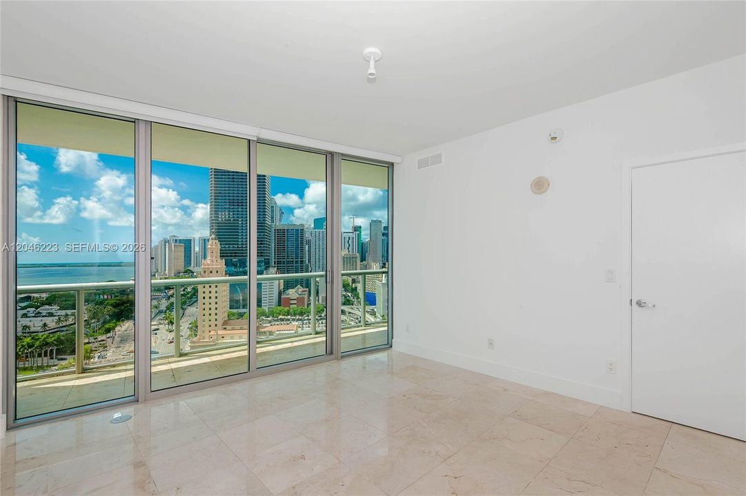For Sale: $505,000 (1 beds, 1 baths, 843 Square Feet)