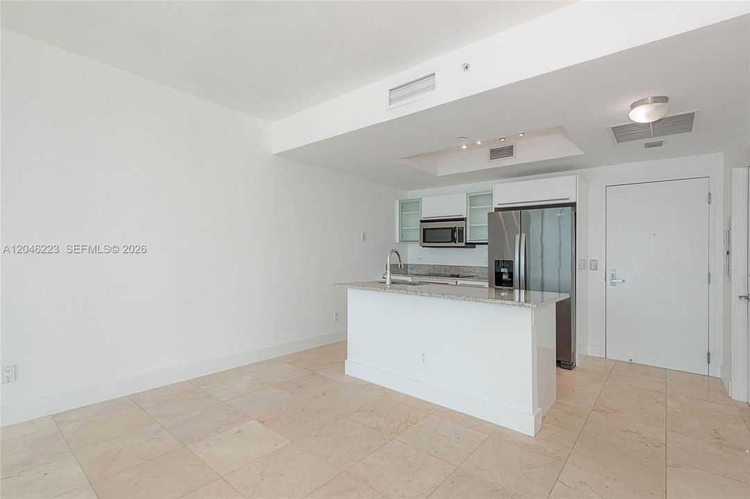 For Sale: $505,000 (1 beds, 1 baths, 843 Square Feet)