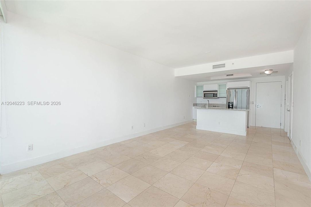For Sale: $505,000 (1 beds, 1 baths, 843 Square Feet)