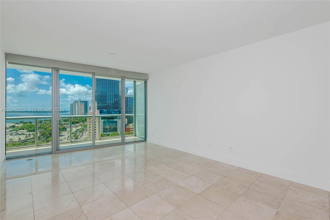 For Sale: $505,000 (1 beds, 1 baths, 843 Square Feet)