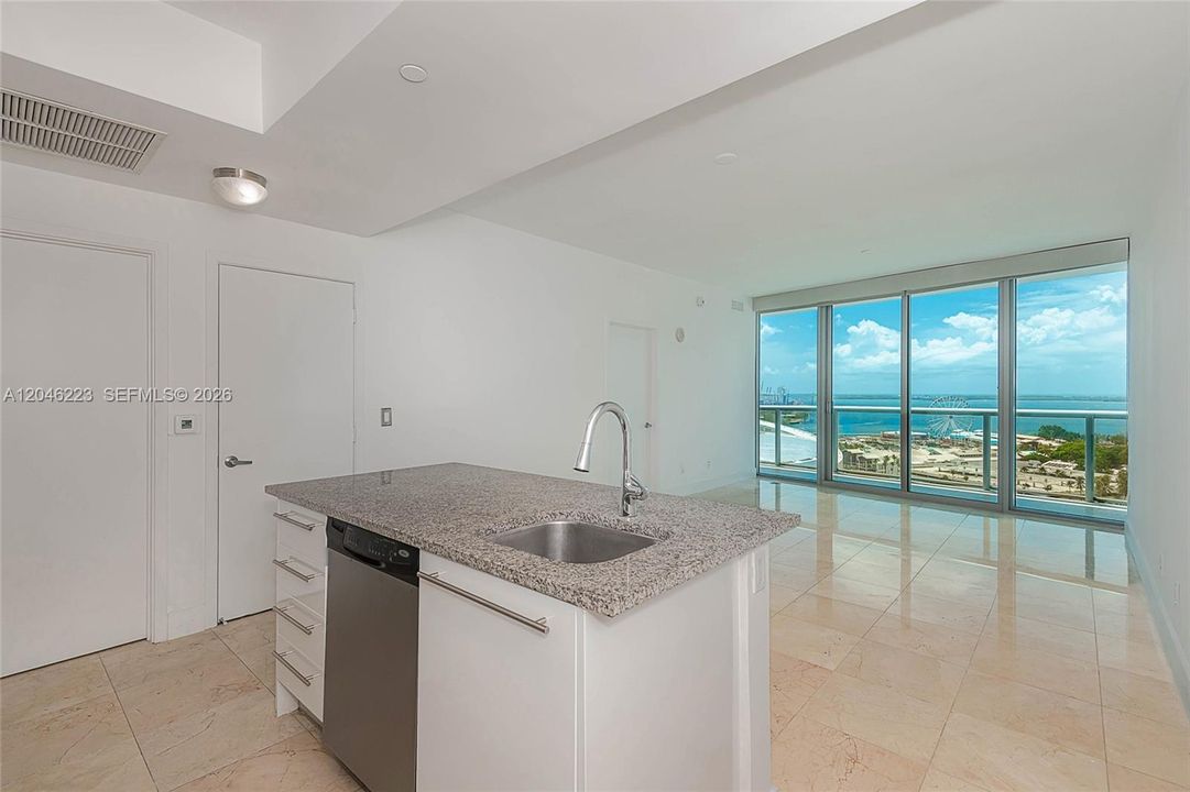 For Sale: $505,000 (1 beds, 1 baths, 843 Square Feet)