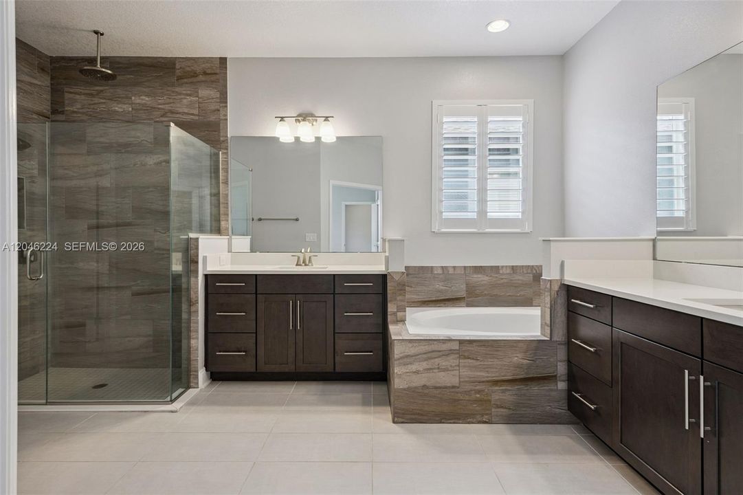 Large Principal Bathroom