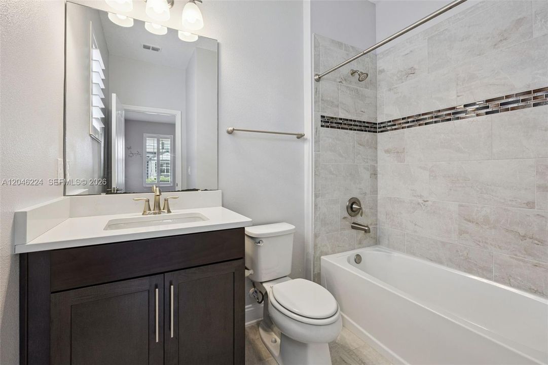 En-suite Guest Bathroom