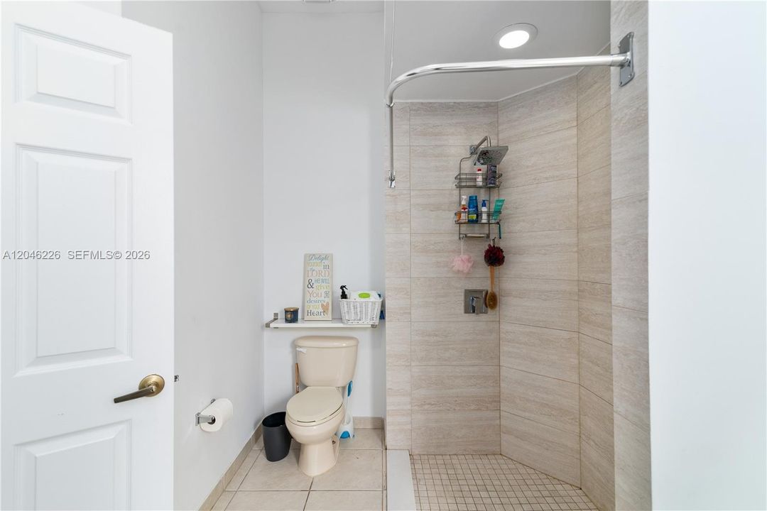 For Rent: $4,700 (4 beds, 3 baths, 2102 Square Feet)