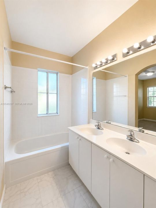For Rent: $2,700 (3 beds, 3 baths, 1462 Square Feet)