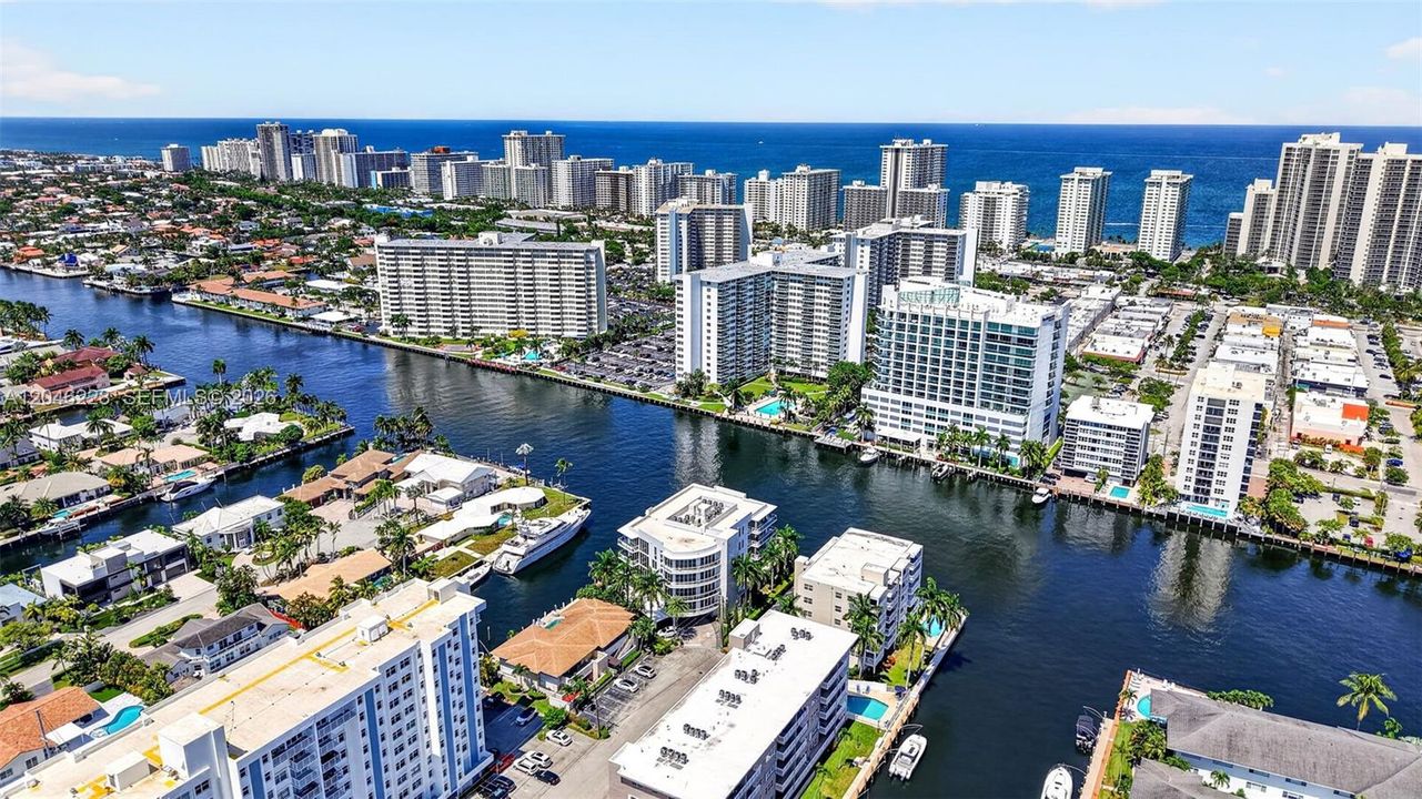 На продажу: $2,100,000 (3 спален, 2 ванн, 2126 Квадратных фут)