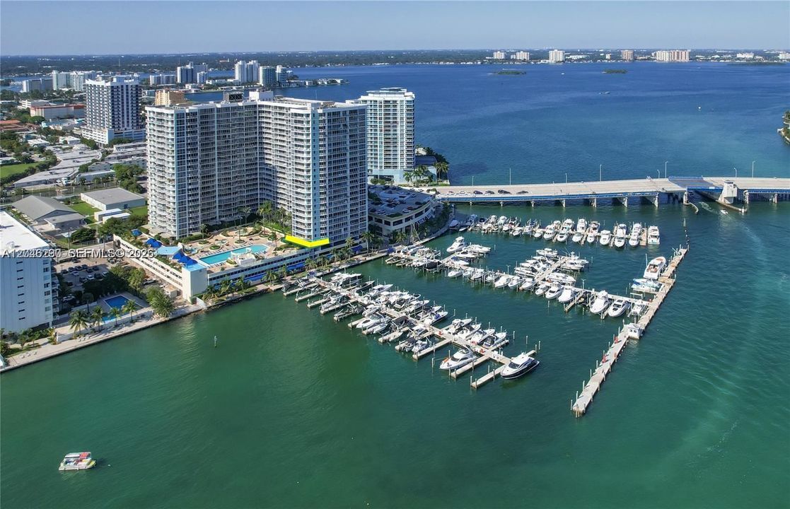 For Rent: $2,900 (2 beds, 2 baths, 1061 Square Feet)