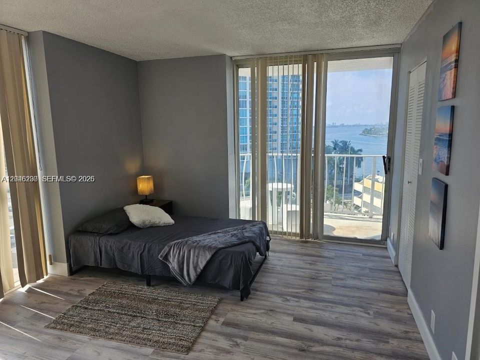For Rent: $2,900 (2 beds, 2 baths, 1061 Square Feet)