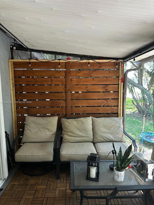 For Rent: $2,400 (2 beds, 2 baths, 954 Square Feet)