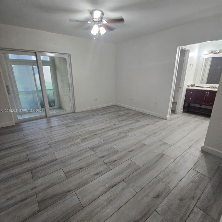 For Rent: $2,150 (2 beds, 2 baths, 1235 Square Feet)