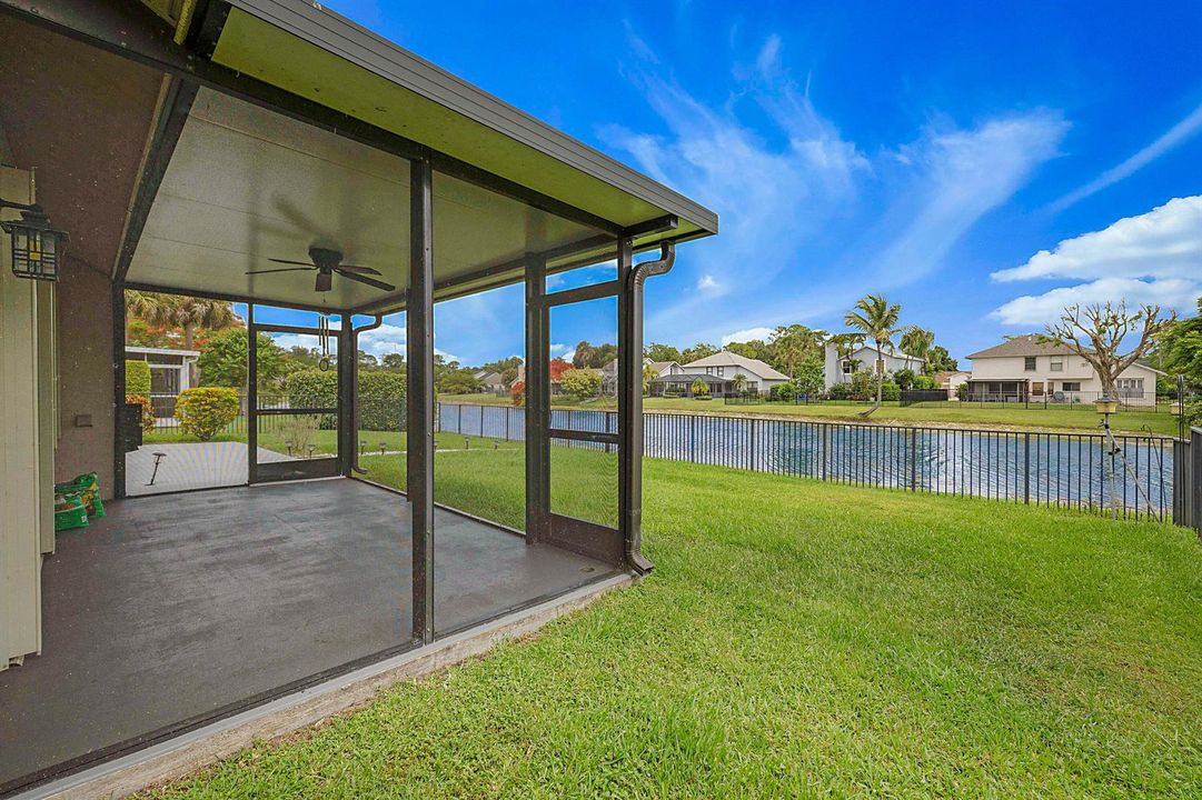 3570 Woods Walk Blvd -37