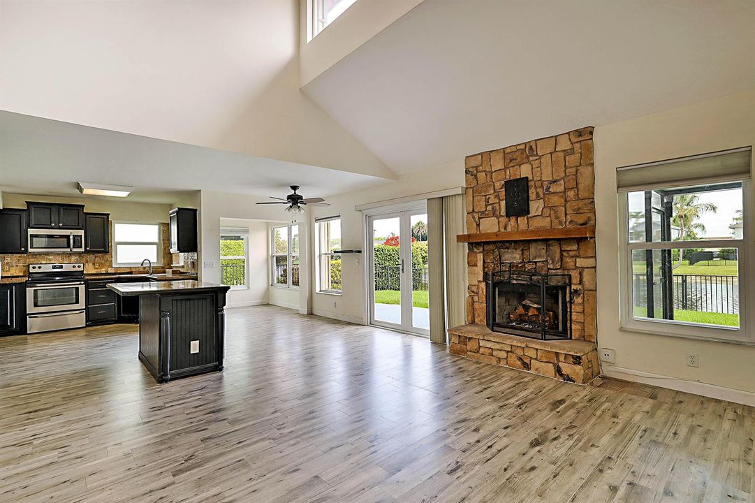 3570 Woods Walk Blvd -7