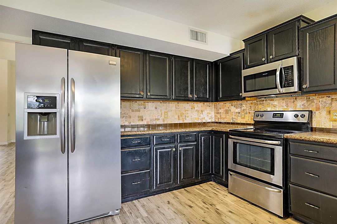 3570 Woods Walk Blvd -13