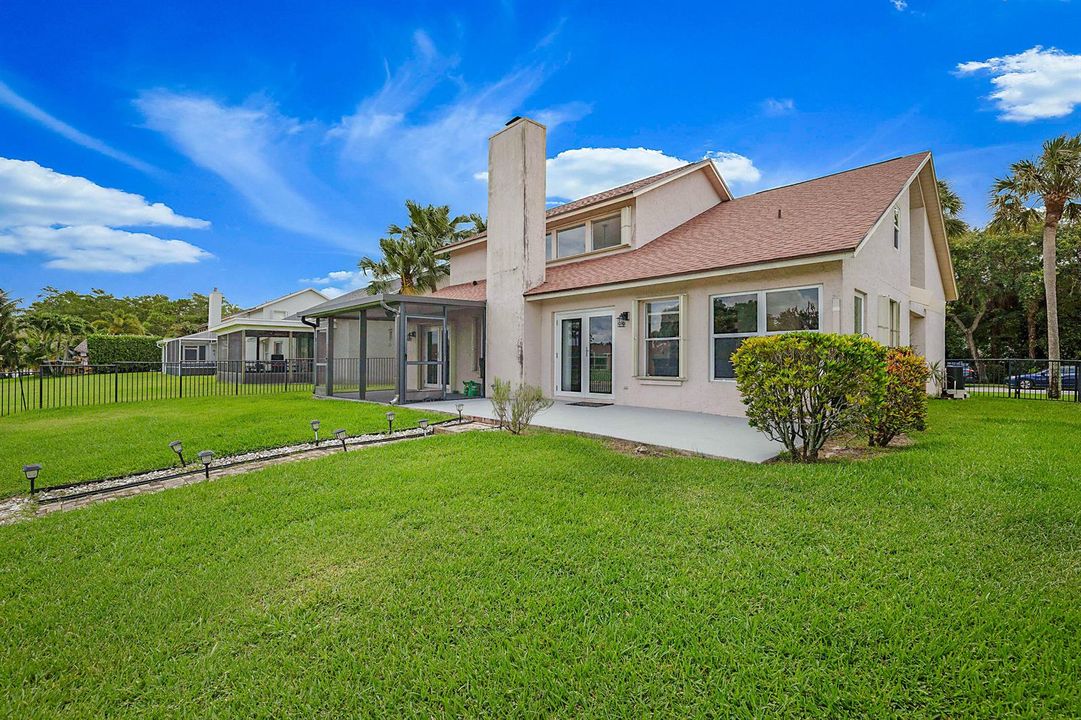 3570 Woods Walk Blvd -40