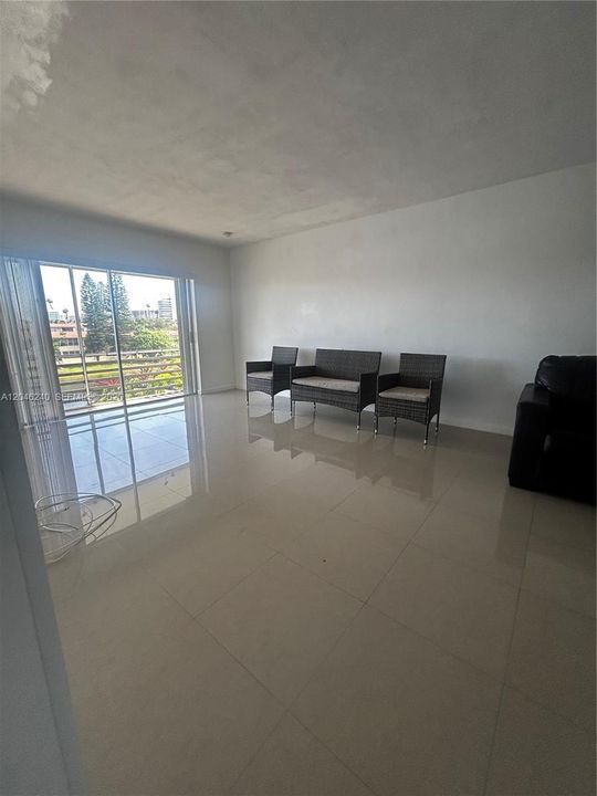 В аренду: $2,400 (2 спален, 1 ванн, 0 Квадратных фут)