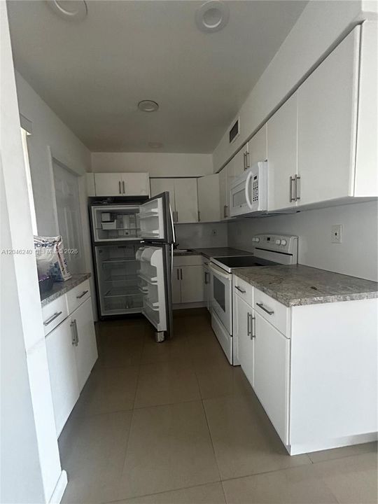 В аренду: $2,400 (2 спален, 1 ванн, 0 Квадратных фут)