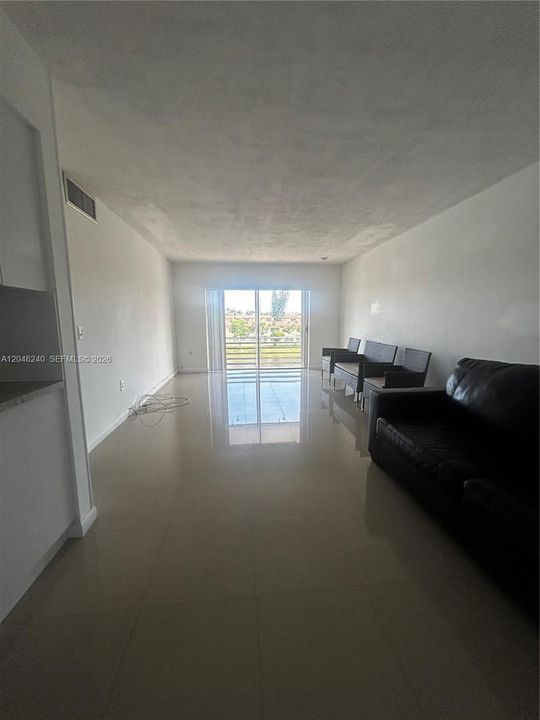 В аренду: $2,400 (2 спален, 1 ванн, 0 Квадратных фут)