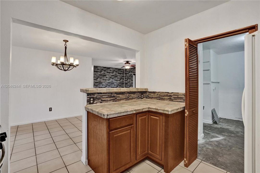 For Sale: $520,000 (3 beds, 1 baths, 1058 Square Feet)