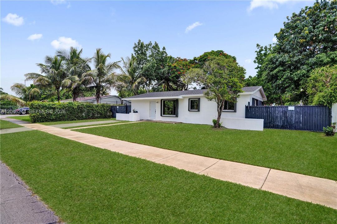For Sale: $520,000 (3 beds, 1 baths, 1058 Square Feet)