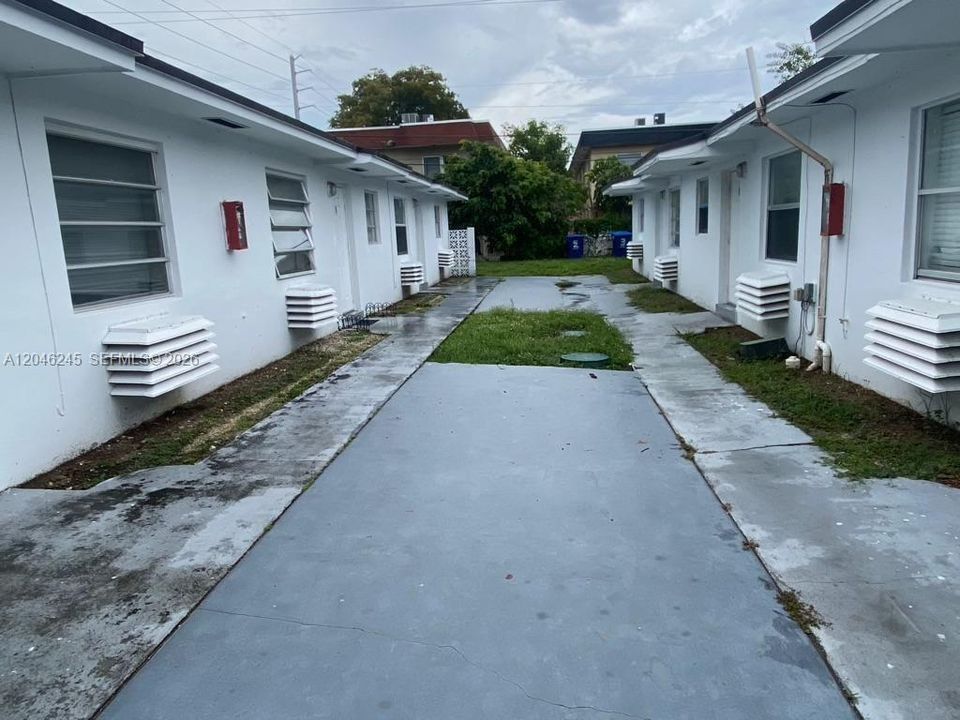 В аренду: $1,750 (1 спален, 1 ванн, 5754 Квадратных фут)