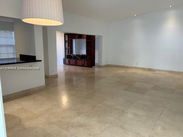 В аренду: $4,250 (3 спален, 2 ванн, 1505 Квадратных фут)